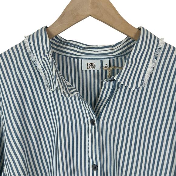 NWT True Craft Ruffled Blue & White Striped Button Front Shirt Size 1X - Picture 3 of 7